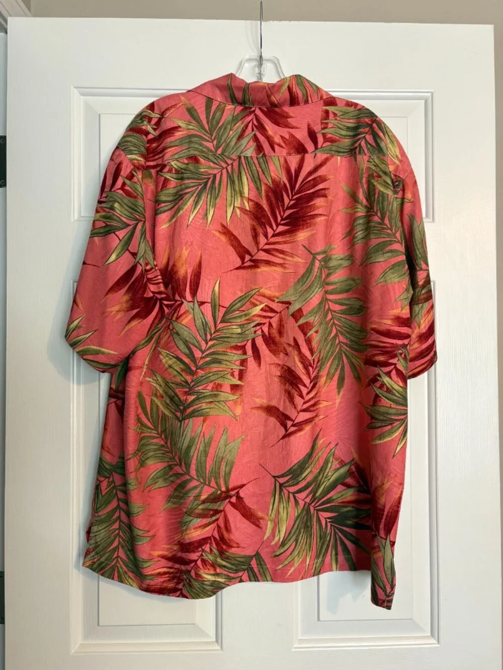 Tommy Bahama Silk Hawaiian Camp Shirt Men's Large Pink Tropical Print 100% Silk